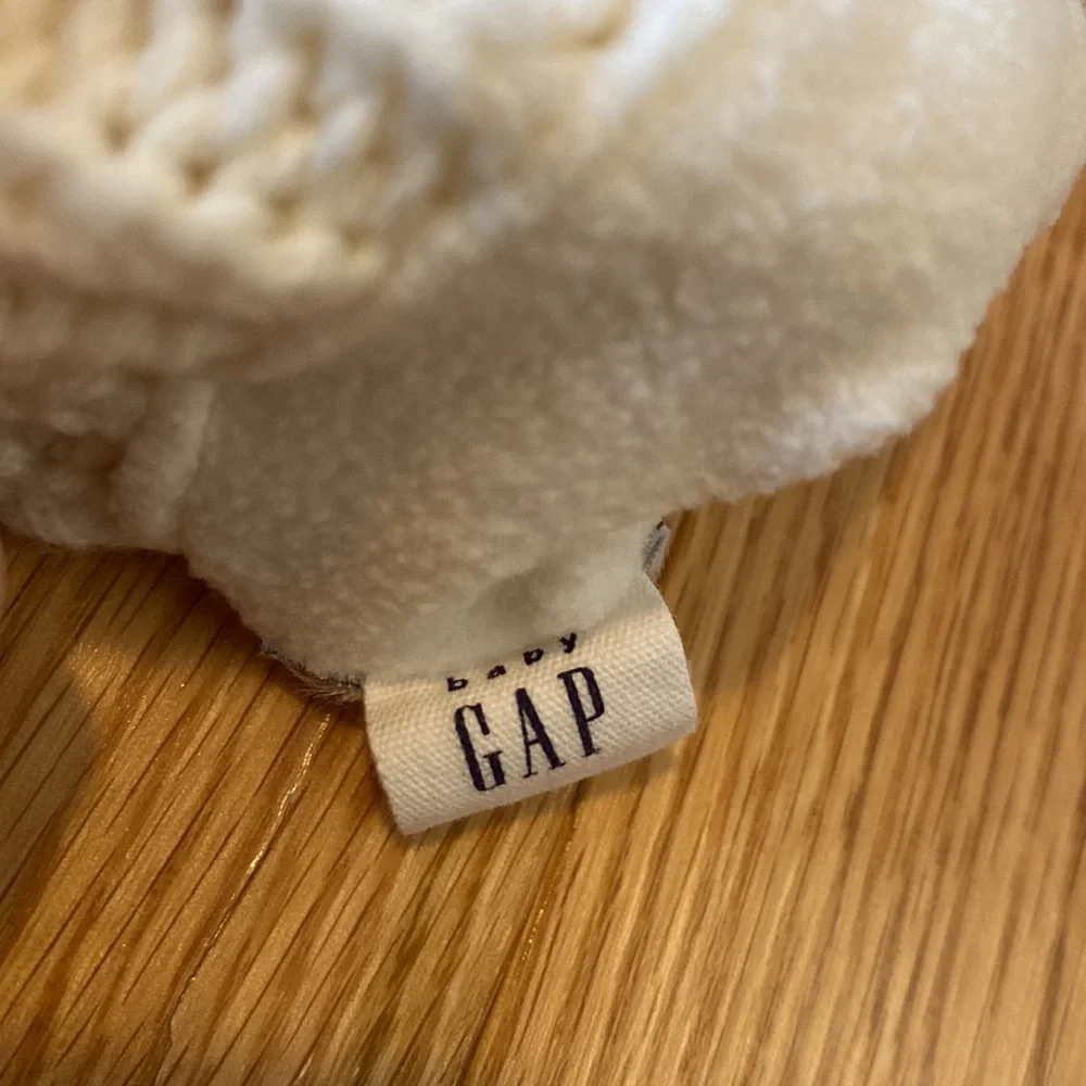 Gap | Baby knit white mittens with fleece interior